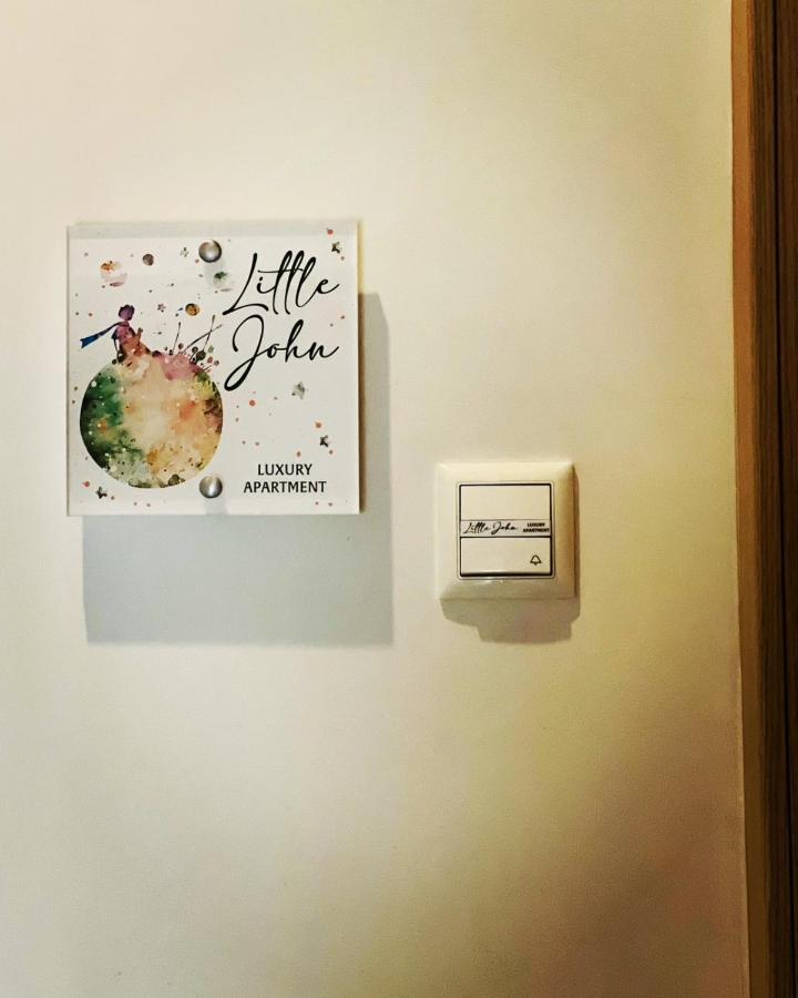 Little John Luxury Apartment 比雷埃夫斯 外观 照片